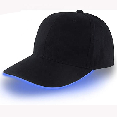 Emette luce il partito di rave i berretti da baseball del LED che accendono i cappelli con la batteria di 2pcs CR2016